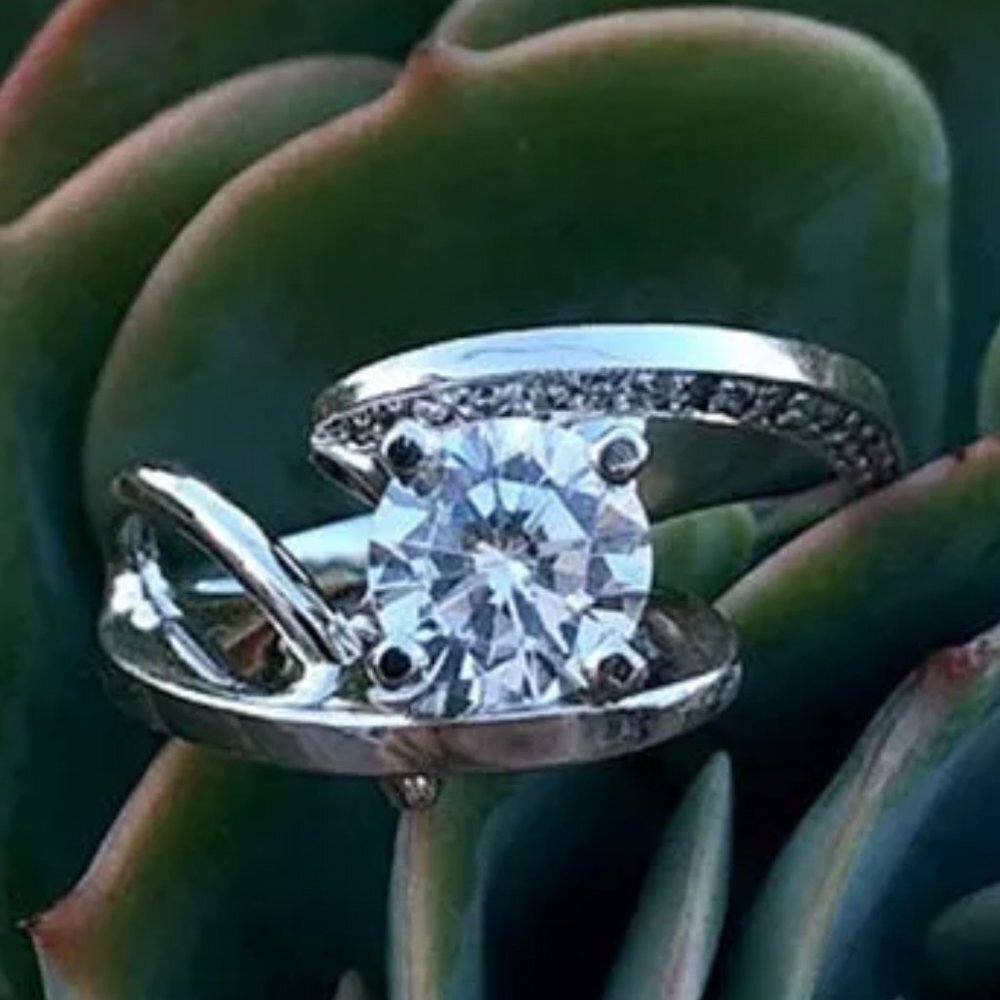 🎁 Exclusive 925 Silver Plated Classy CZ Wedding Ring, GPMB1488